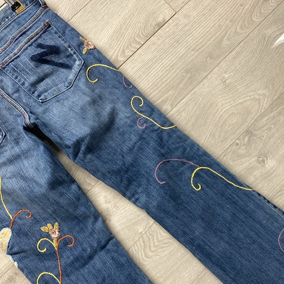 Switch USA Embroidered Denim - Picture 11 of 16